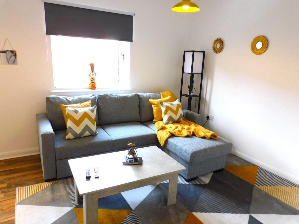 Newly Refurbished 1 Bed Apt In Hamilton Close To Station And Local Amenities Екстериор снимка