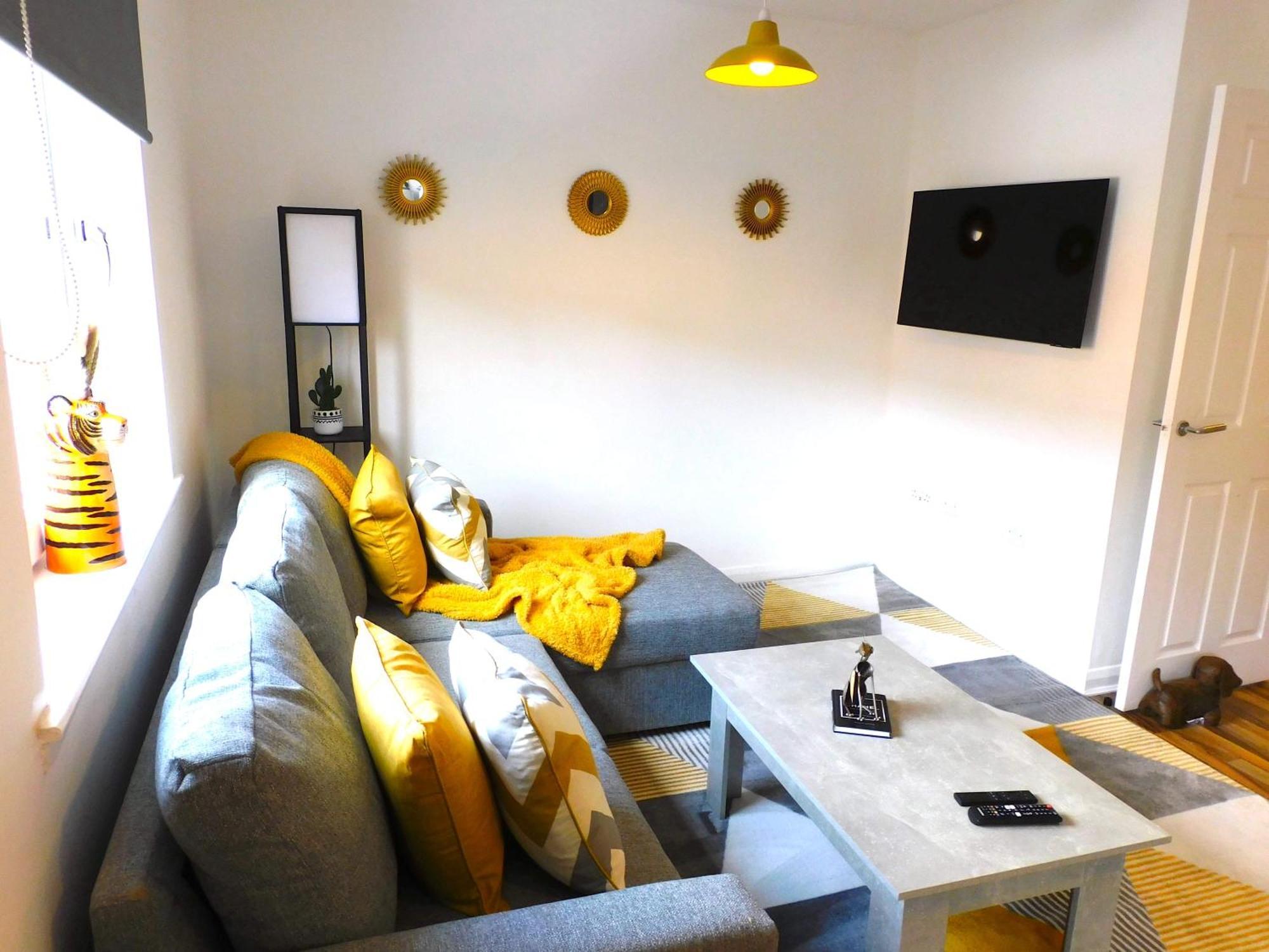 Newly Refurbished 1 Bed Apt In Hamilton Close To Station And Local Amenities Екстериор снимка